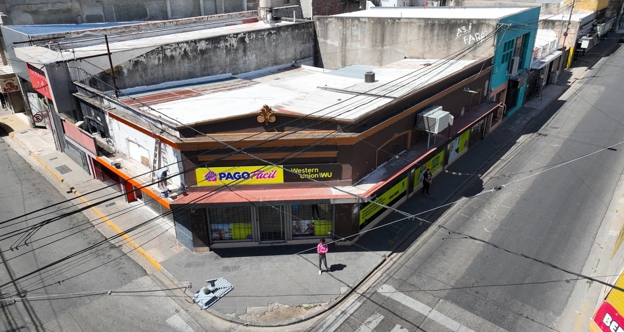 Otra vez, robo y destrozos en el local de cobro y servicios financieros de 9 de Julio y Mendoza | Policiales