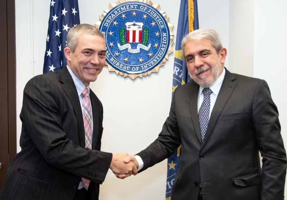 Aníbal Fernández firmó un acuerdo con el FBI para crear un equipo de trabajo conjunto | Nacionales