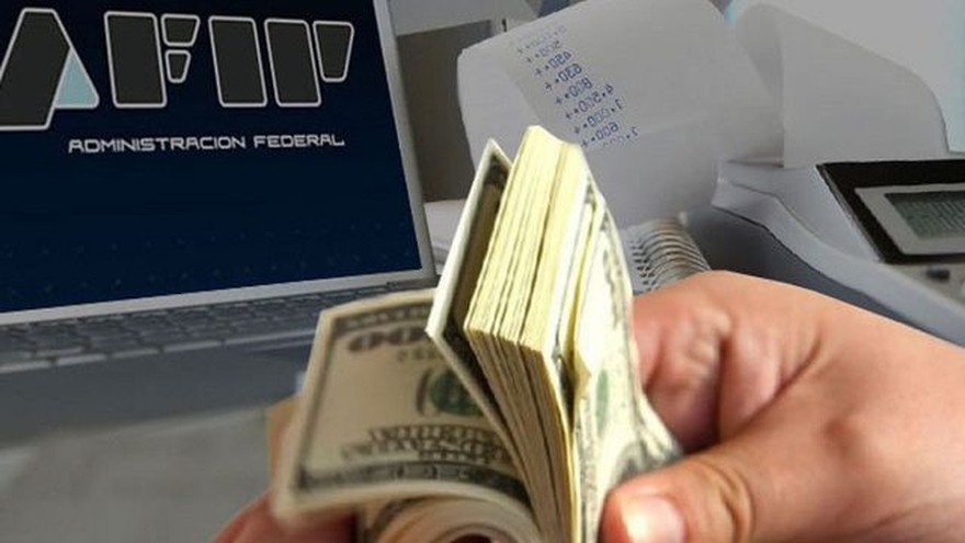 AFIP reintegró $30.000 millones a 500 mil personas por compra de dólares y consumos en el exterior | Información General
