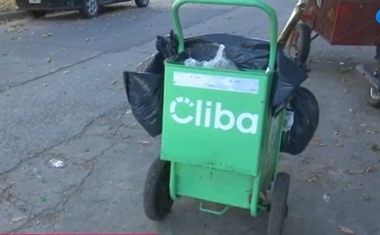 Un barrendero de Cliba fue atropellado en General Paz y Dorrego: lo salvó su carrito de trabajo | Noticias