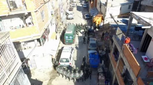 Desbaratan una banda que usurpaba viviendas para instalar bunkers de drogas en el Barrio 1-11-14 | Nacionales