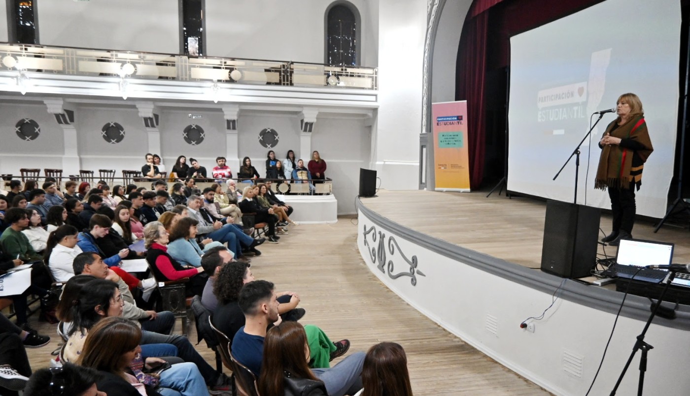 Cien estudiantes secundarios participaron del Encuentro Provincial de Jóvenes Protagonistas | Noticias