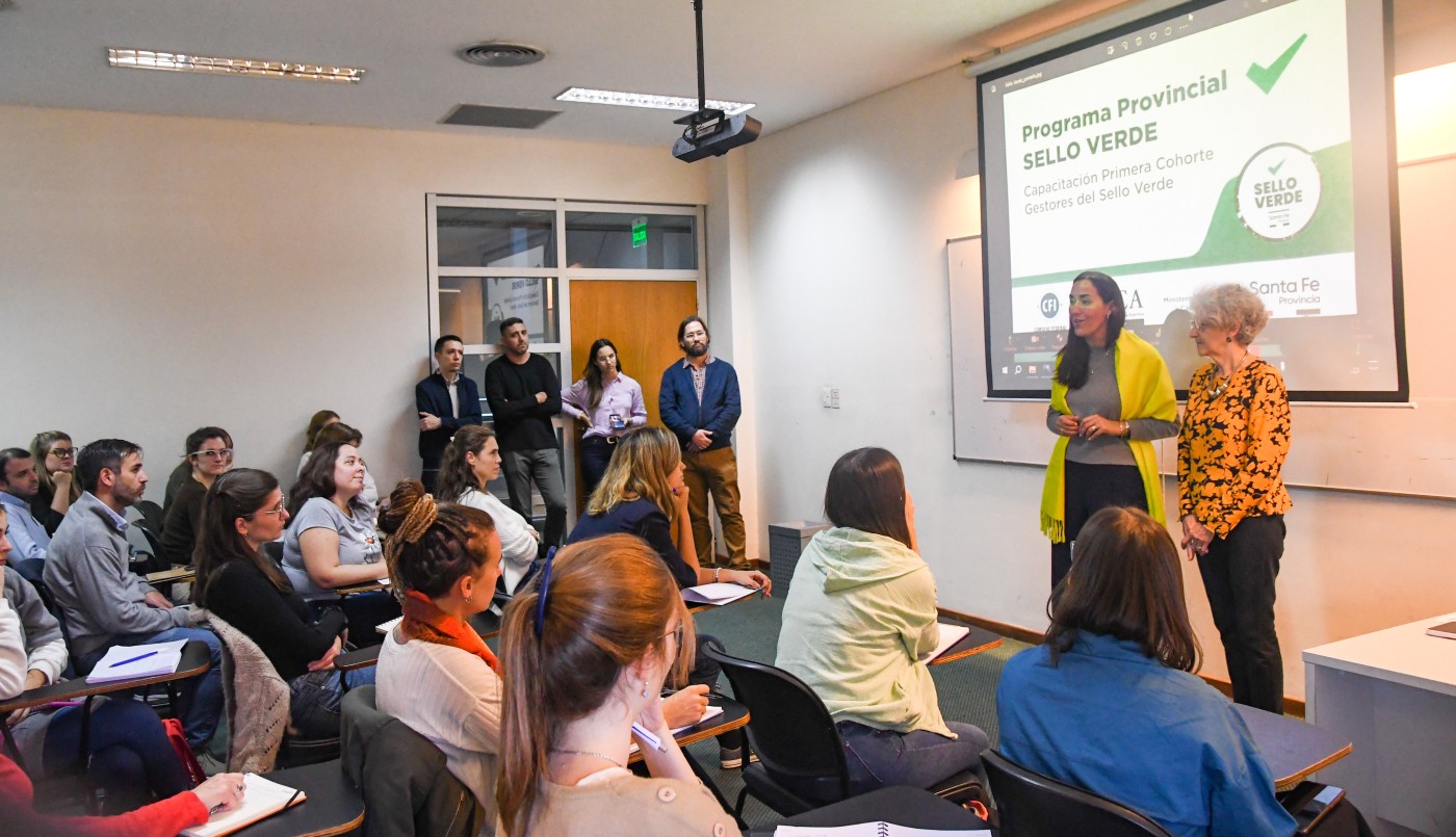 Sello Verde: La ministra Erika Gonnet dio inicio a la capacitación gestores ambientales | Noticias