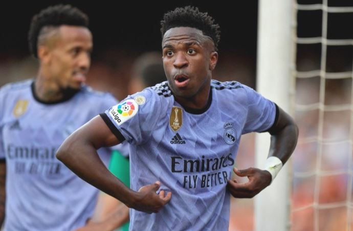 Infantino se solidarizó con Vinicius tras la polémica por racismo y le ofreció su apoyo | Deportes