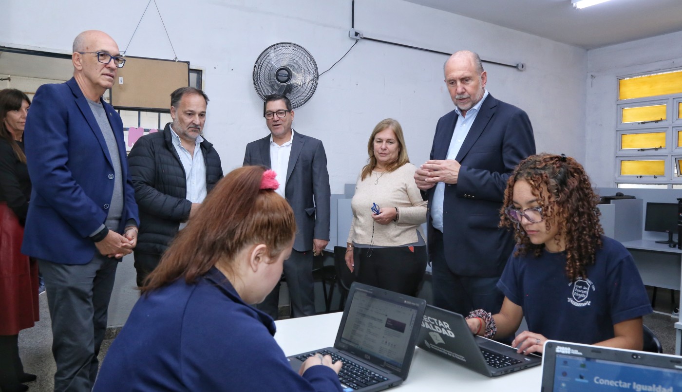 Perotti encabezó el lanzamiento del programa “Santa Fe + Conectada” en barrios populares | Noticias