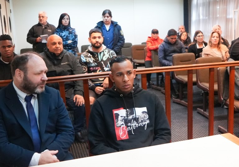 Condenan dos años de prisión al jugador Sebastián Villa por violencia de género | Información General