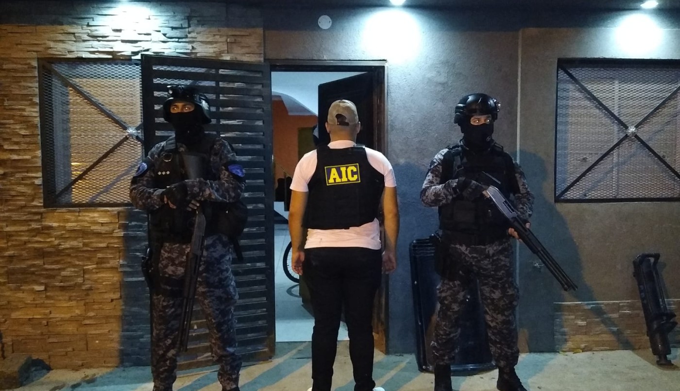 Por balaceras en Rosario, la AIC realizó allanamientos masivos | Policiales