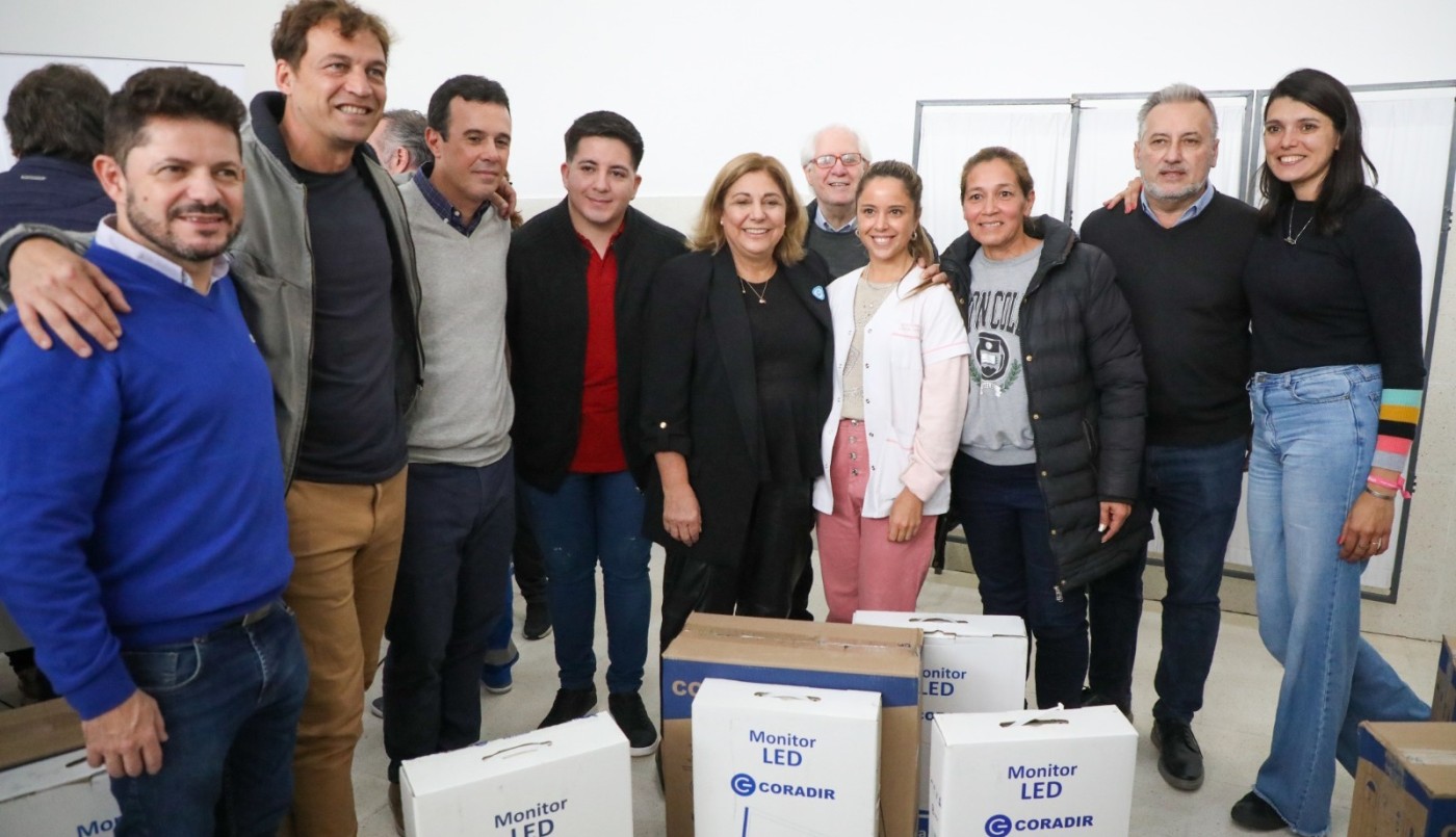 Entregaron equipamientos de alta tecnología para centros de Salud | Salud