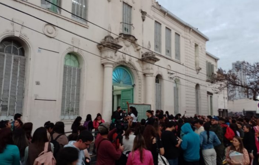 Estudiantes del Almirante Brown cortarán 25 de mayo y Boulevard por deficiencias edilicias | Noticias