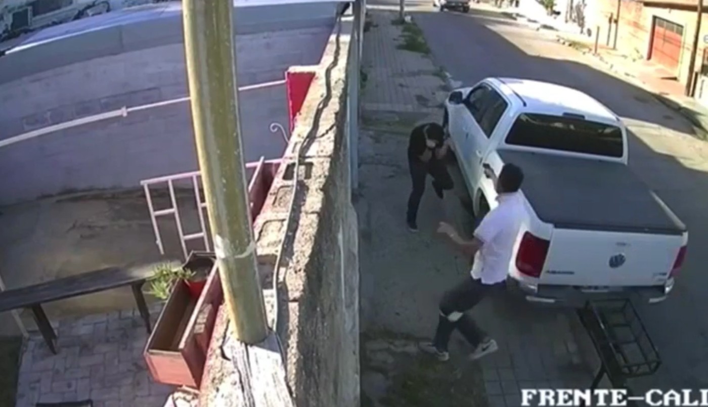 Video: le gatillaron en la cabeza para robarle pero no salió la bala | Noticias