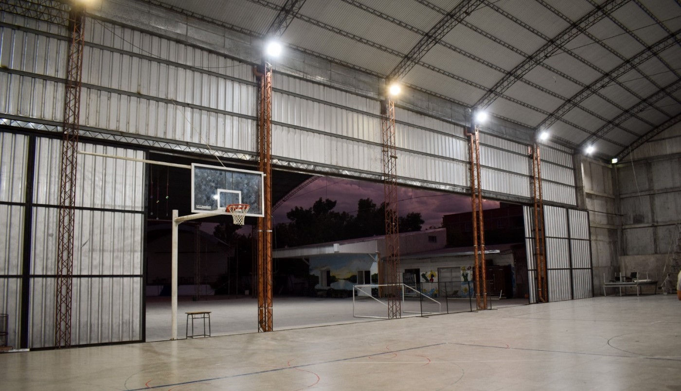 Con una millonaria inversión buscan que los clubes tengan iluminación LED | Información General
