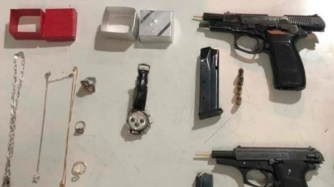 Una de las armas incautadas a Mac Dougall fue la que usaron para asesinar al empresario en San Antonio de Padua | Nacionales