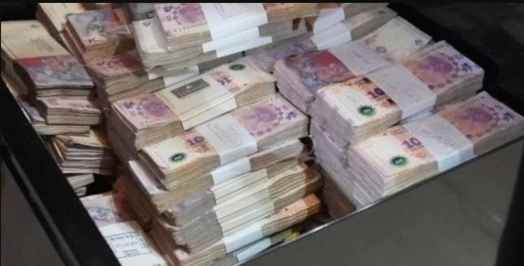 Otra causa contra los Sena: investigan el origen de los $6 millones secuestrados en la casa | Nacionales