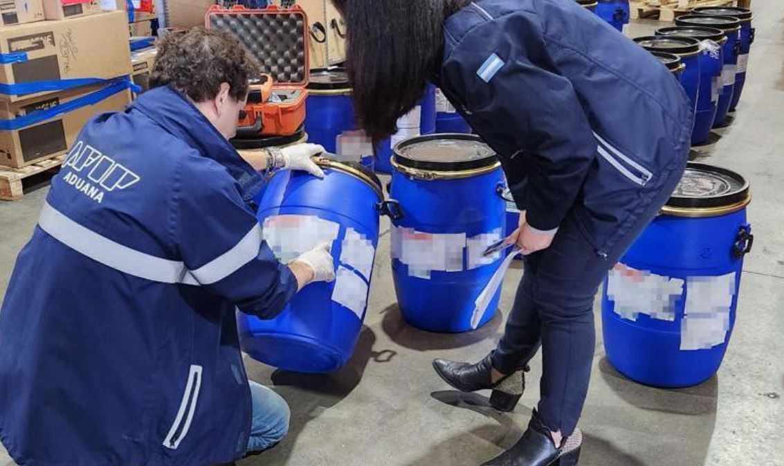 600 kilos de pseudoefedrina que iban desde Suiza hacia Paraguay fueron incautados en Ezeiza | Nacionales