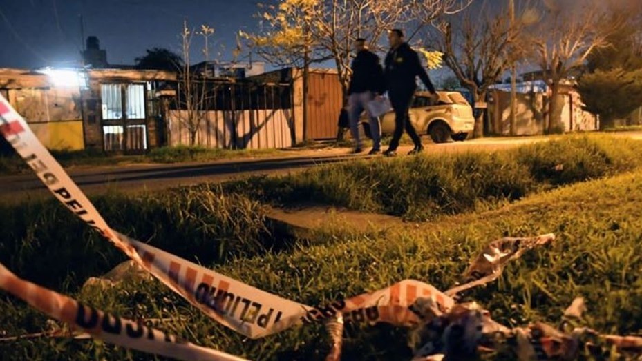 Acribillaron de cuatro balazos a un joven que se desplazaba en una bicicleta por un barrio de Rosario | Noticias