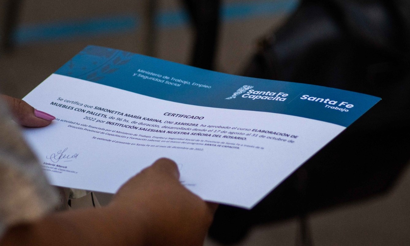 En la gestión de Omar Perotti, más de 32.000 personas se capacitaron para aprender un oficio | Información General