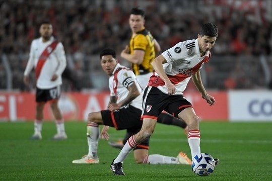 Sin brillar, River logró el triunfo ante The Strongest para pasar a octavos | Deportes