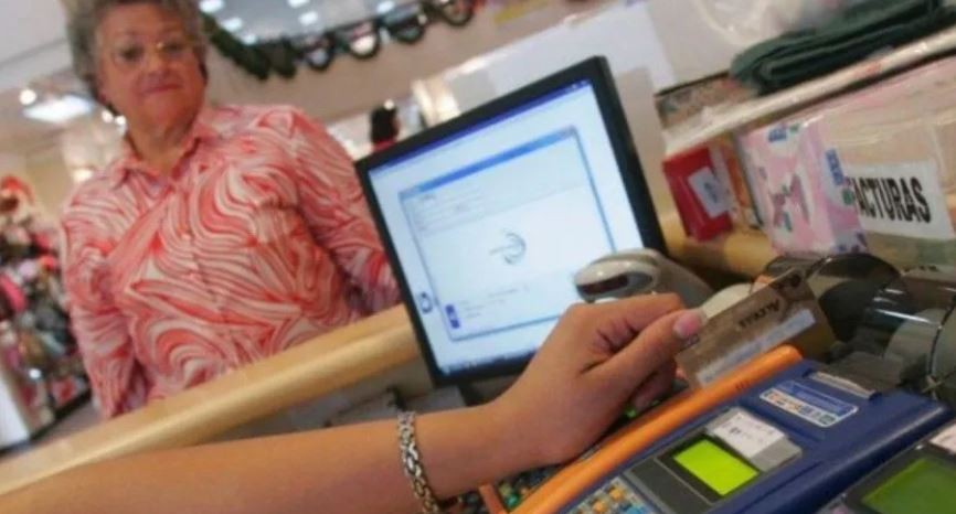 Jubilados: Cómo acceder a los descuentos en compras con tarjeta de débito | Nacionales