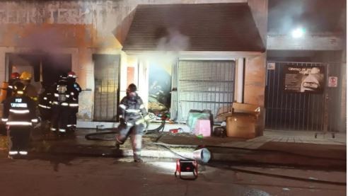 Pérdidas totales en un incendio intencional en un depósito del presidente de Unión de Santa Fe | Noticias