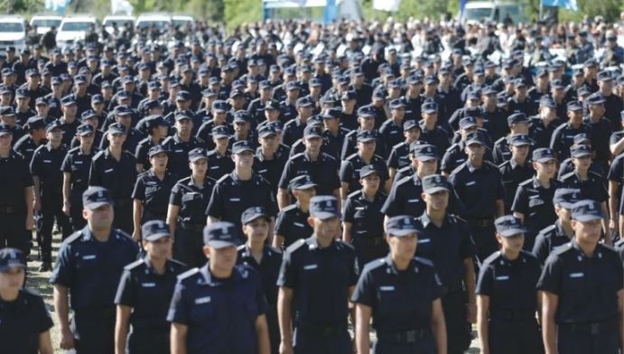 El Gobierno fijó aumentos salariales para el personal militar y policial | Nacionales