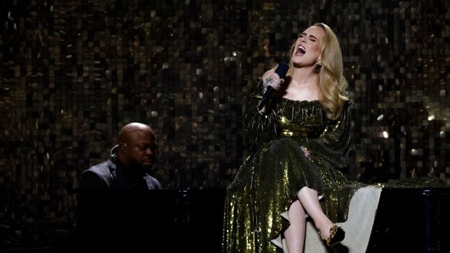 El enojo de Adele: pidió que dejen de lanzar objetos al escenario | Espectaculos