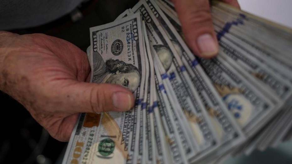 Sigue la escalada del dólar blue: acumula una suba de $24 en la semana | Noticias