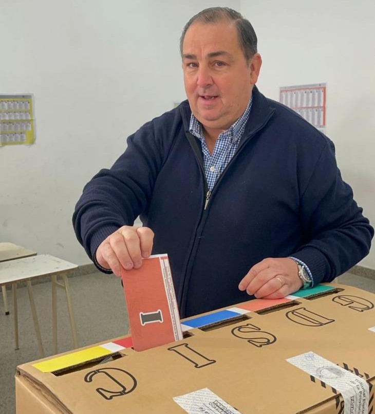 Juan Pablo Poletti, precandidato a intendente, votó en la Escuela Constituyentes | Noticias