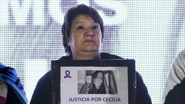 "No hay desaparecidos, hay asesinos": la madre de Cecilia encabezó una marcha en la Ciudad de Buenos Aires | Nacionales