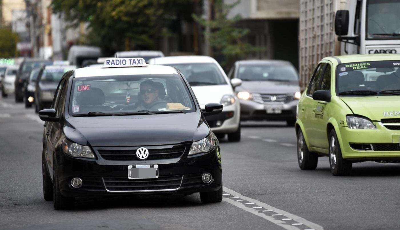 A finales de agosto se terminará de implementar el pago electrónico en taxis y remises | Noticias