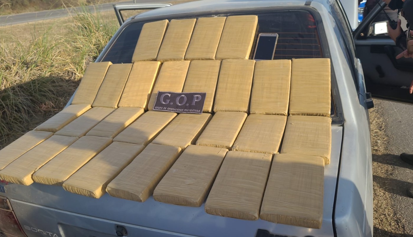 Detuvieron a un hombre con más de 30 kilos de cocaína en la Autopista Córdoba- Rosario | Policiales