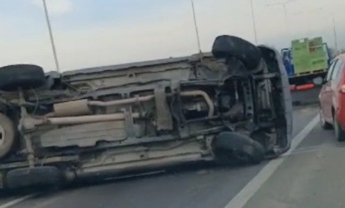 Grave accidente en la Autopista Santa Fe-Rosario terminó con un vehículo volcado | Noticias