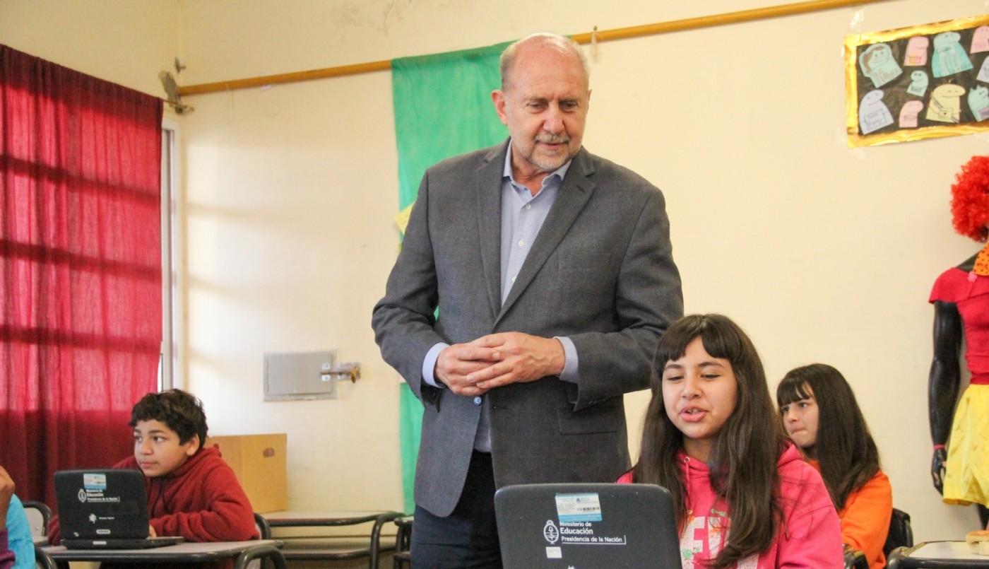 Perotti inauguró la red de wifi Santa Fe+Conectada en dos nuevas escuelas de la ciudad de Santa Fe | Noticias