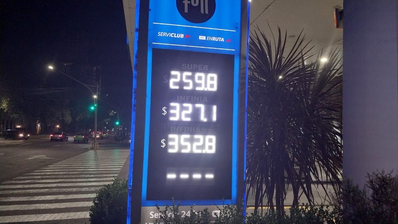 YPF también actualizó sus precios y aplicó el aumento de agosto: en Santa Fe la nafta Súper roza los $260 | Noticias