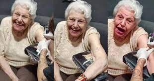 Video: tiene 91 años y decidió tatuarse con sus bisnietos | Redes