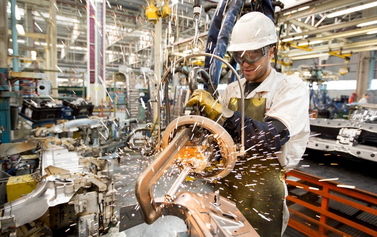 La industria cayó con fuerza en junio, pero mantuvo un semestre al alza | Nacionales