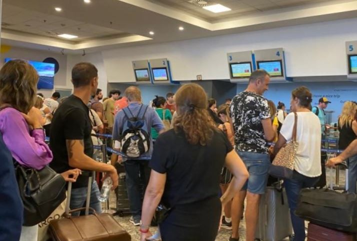 Varios vuelos fueron cancelados o demorados por una medida gremial en Aeroparque | Nacionales