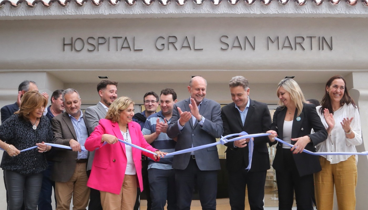 Perotti inauguró obras en los hospitales de Firmat y de San Jorge | Salud