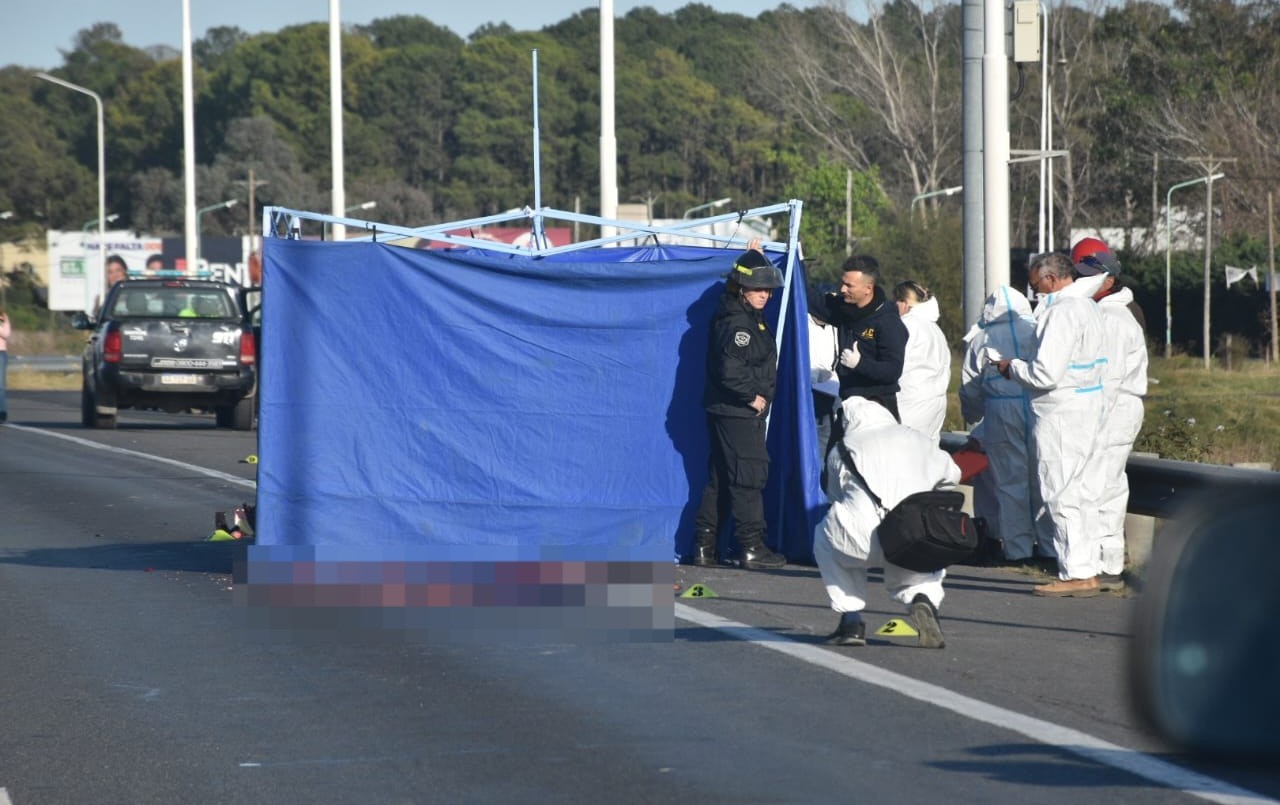 Accidente fatal en la autopista: murió un motociclista | Noticias
