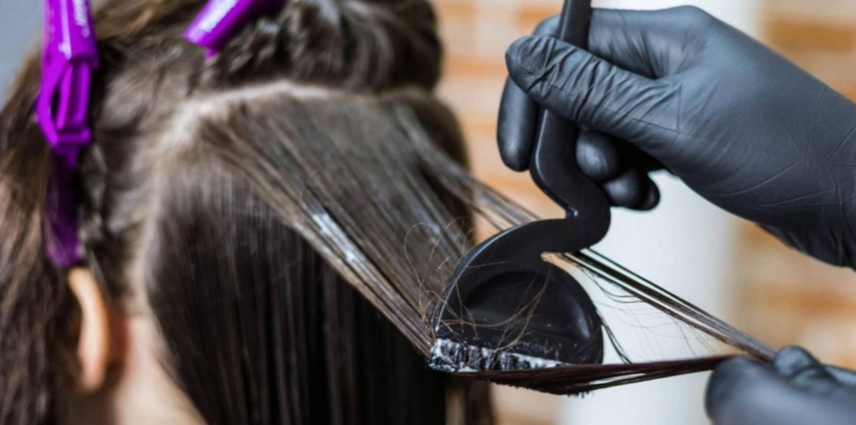 ANMAT prohibió una serie de productos para el alisado del pelo por contener una "sustancia peligrosa" | Información General