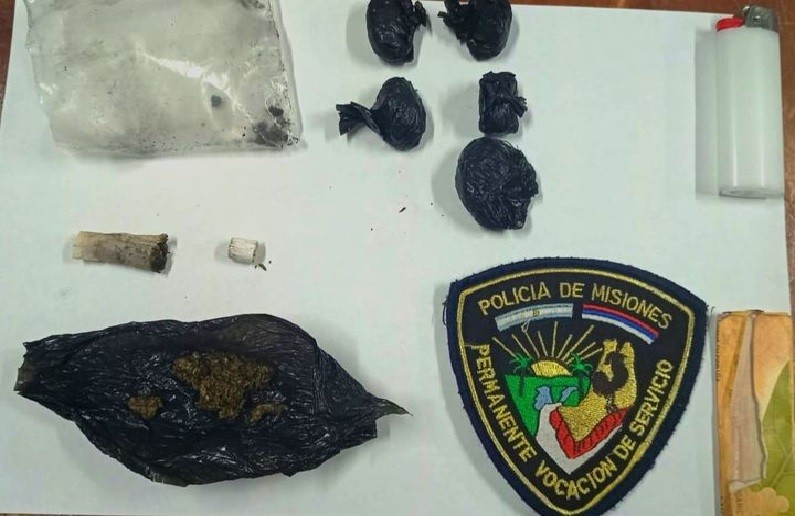 Descubren a una alumna con seis envoltorios de marihuana entre sus útiles en una escuela de Misiones | Nacionales