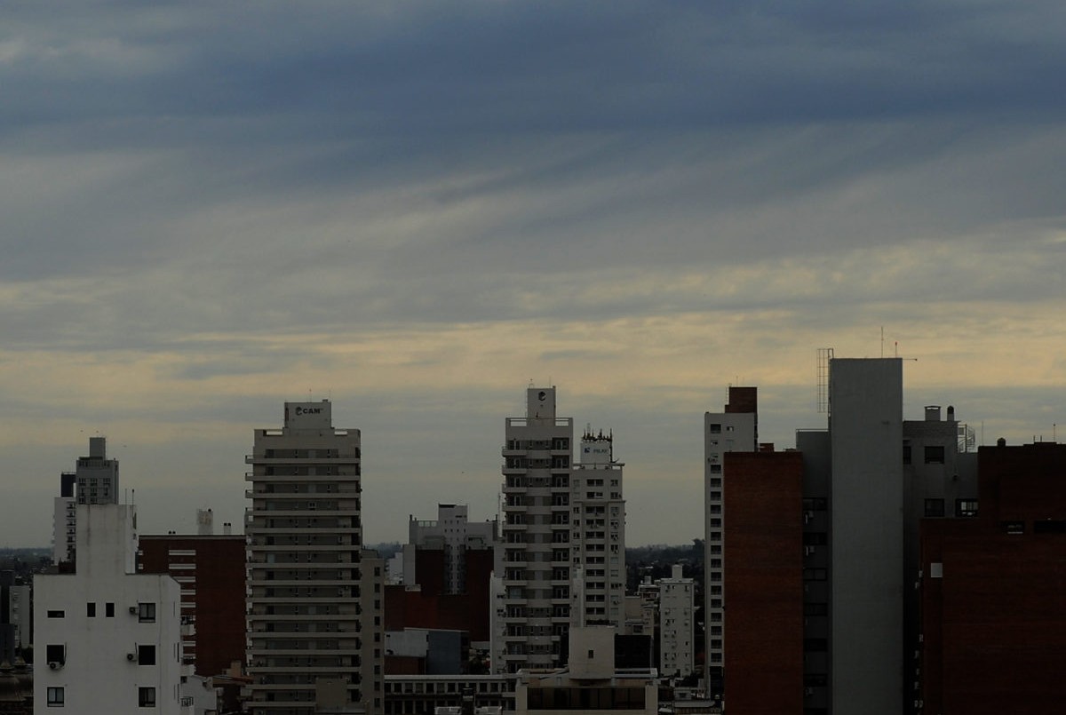 Rige un alerta meteorológico por tormenta para la madrugada de domingo | Información General