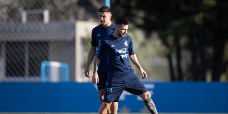 ¿Messi en duda para este martes? | Deportes