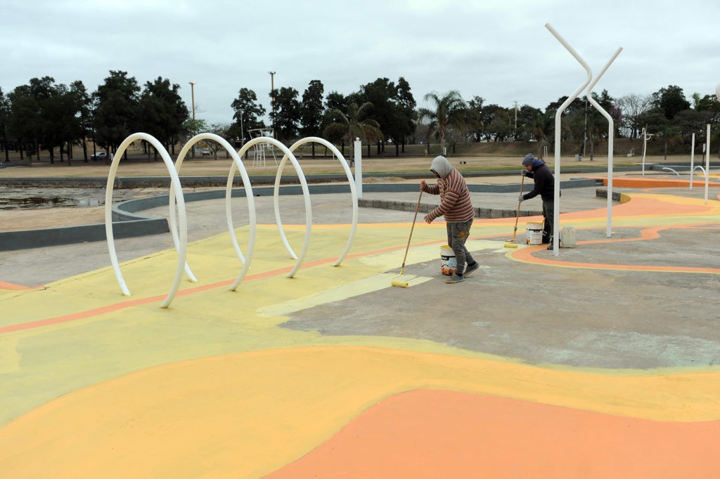 Comenzaron las tareas en los parques del Sur y Garay de cara a la temporada de verano | Noticias