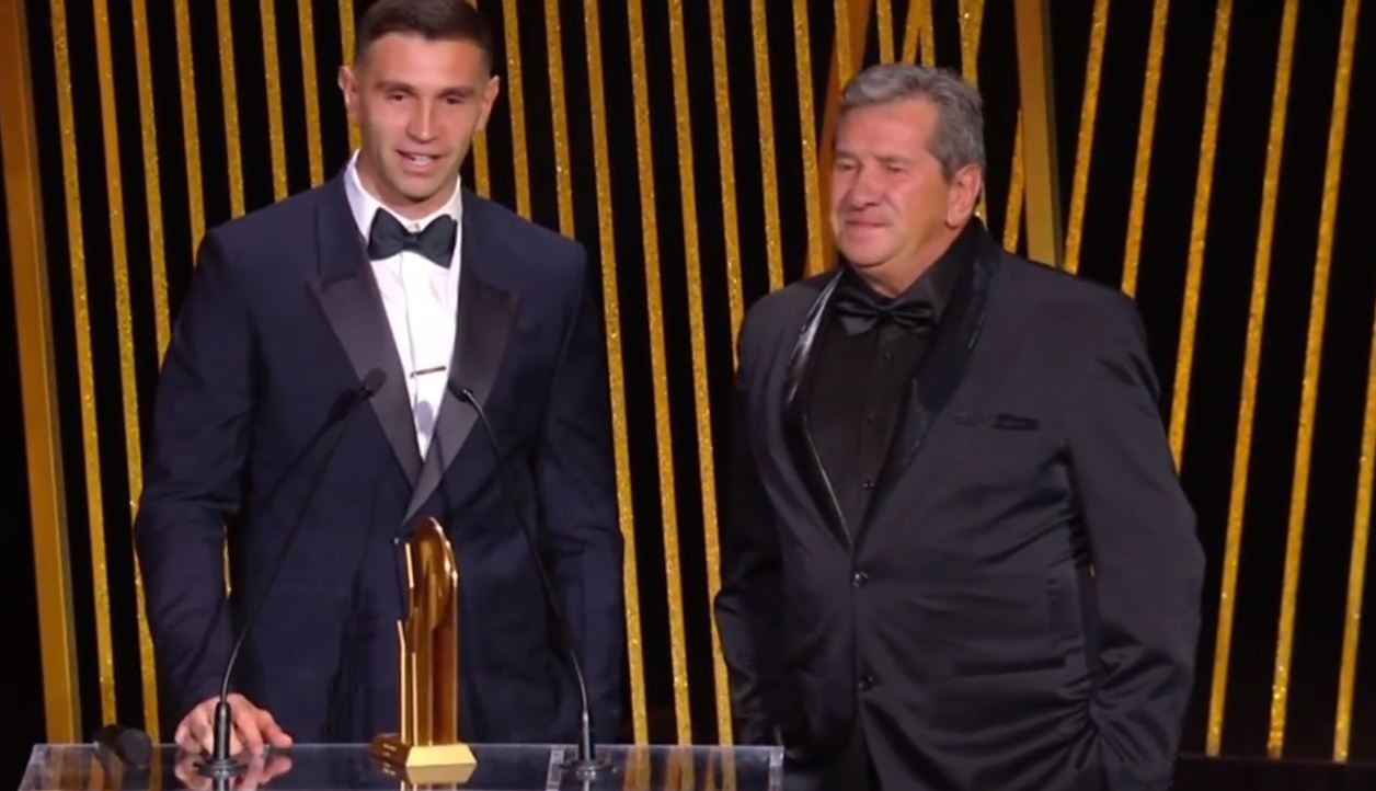 Balón de Oro 2023: Dibu Martínez ganó el premio Yashin al mejor arquero de la temporada | Deportes