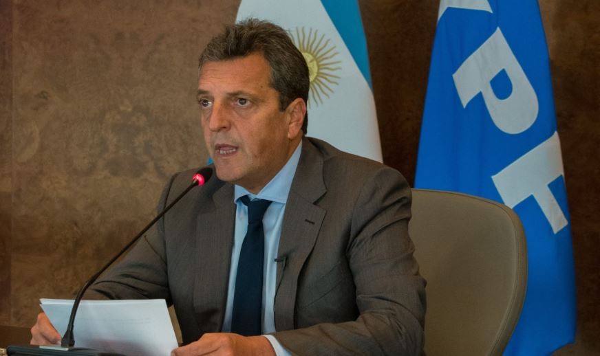 Falta de combustibles: Massa aseguró que petroleras "retuvieron stock por temor a devaluación" | Nacionales