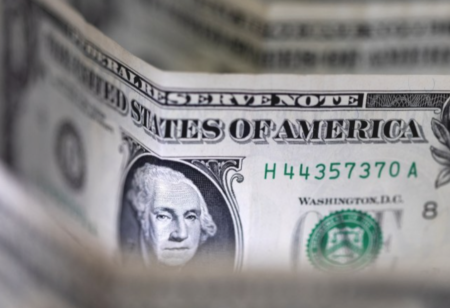 El dólar blue exhibe una leve baja y se vende a $915 | Nacionales