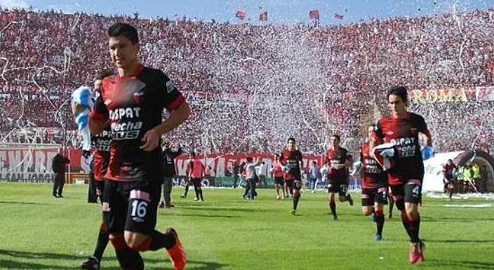 Un canterano de Colón cruzó duro a Vignatti y su CD | Deportes