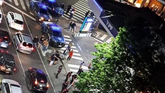 Automovilista cruzó con la barrera baja, lo impactó el tren y murió una joven de 19 años | Nacionales