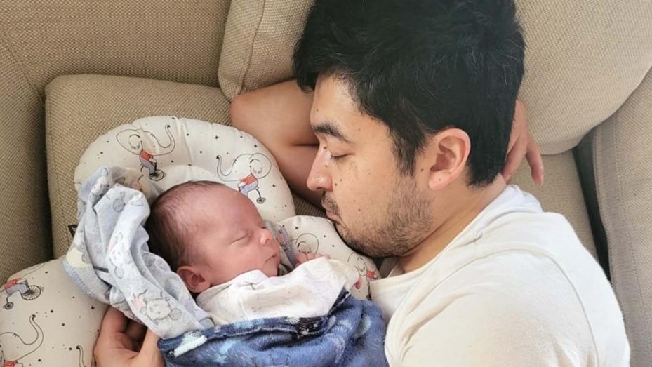 Tuvo un hijo por gestación subrogada, quiso tomarse licencia por nacimiento y lo echaron | Nacionales