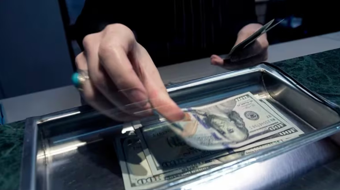 El Gobierno descongela el precio del dólar oficial: subirá 3% hasta fin de mes | Nacionales